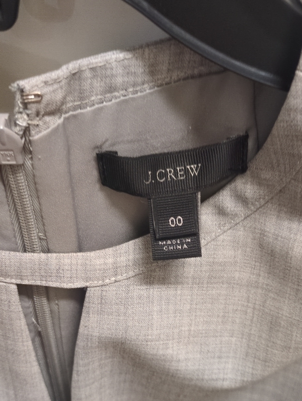 J. Crew Sleeveless Light Gray Knee Length Sheath Dress, Size 00, Great Condition - Picture 2 of 6